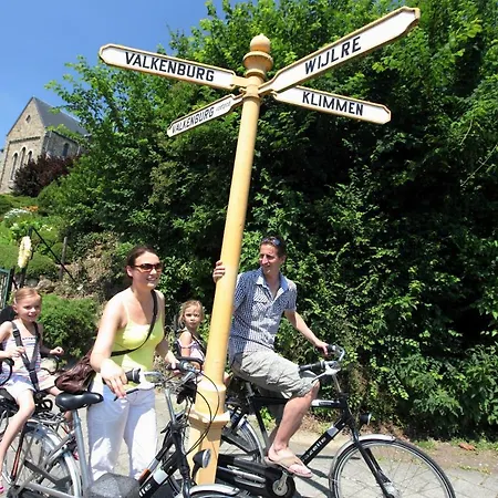 Vakantiepark Roompot Schin Op Geul Born