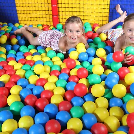 Roompot Schin Op Geul Born